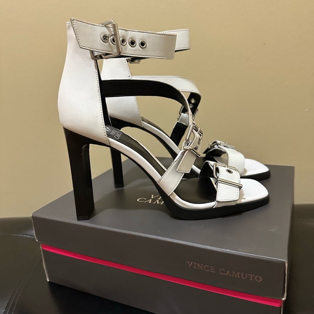 Vince Camuto ROBYNA White Block Heel Sandals Sz 10